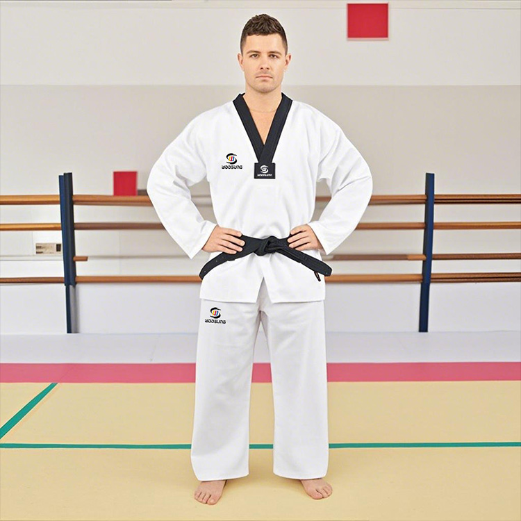 Super lehká taekwondo uniforma