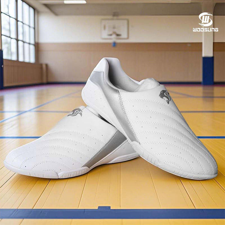 Bílé boty na taekwondo